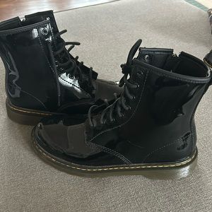 Dr Martens black patent size 5UK 6 US